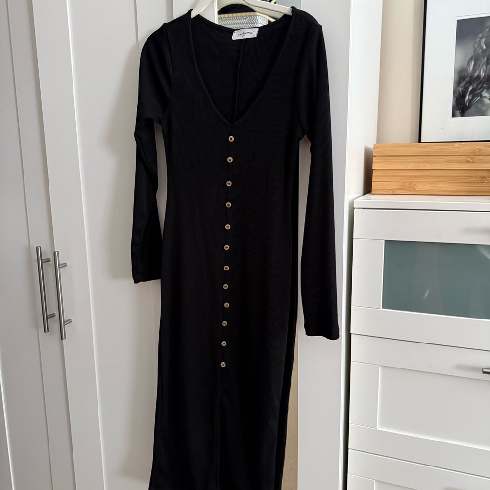 Carly Jean Los Angeles Black Long Sleeve Dress